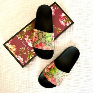 Gucci GG Blooms Supreme Slide Sandals (floral slides)